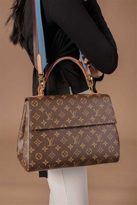 louis vuitton epi cluny mm|louis vuitton cluny mm m43236.